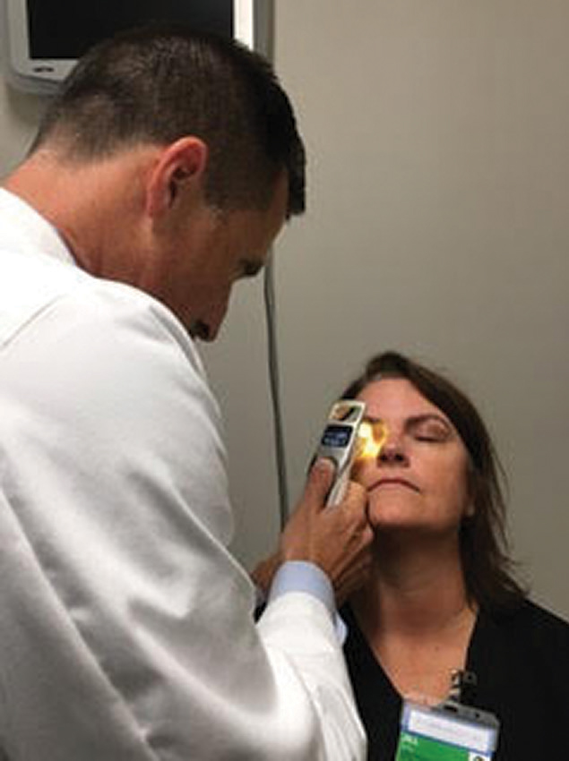 The iLux (Alcon) can be performed in the office to help clear the meibomian glands of patients with dry eye due to meibomian gland dysfunction. This can help set the stage for a successful refractive surgery.