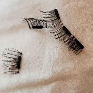 Fig. 1. Magnetic lashes with added mascara.