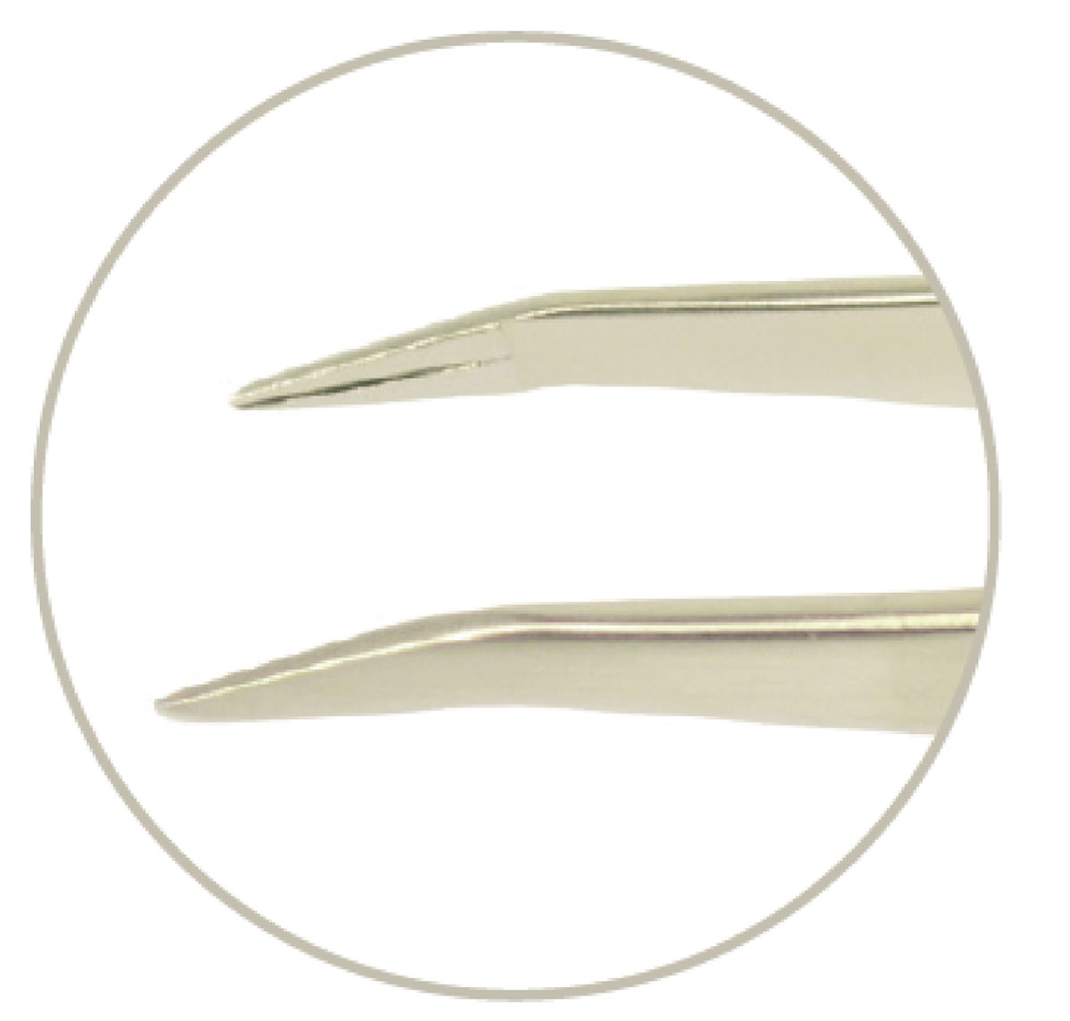 The grooves in these extended-duration punctal plug forceps allow for easy capture and insertion.