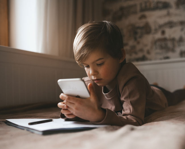 Adverse effects of excessive screen time can include computer vision syndrome, myopia, reduced sleep quality and reduced cognitive, social and linguistic skills. However, this study found improved color vision in boys, possible due to retinal stimulation from blue light.